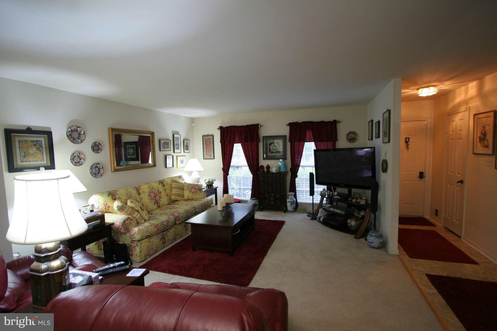 9015 O'Keith Court Springfield, VA 22152 - Photo 2 of 29 Family Room