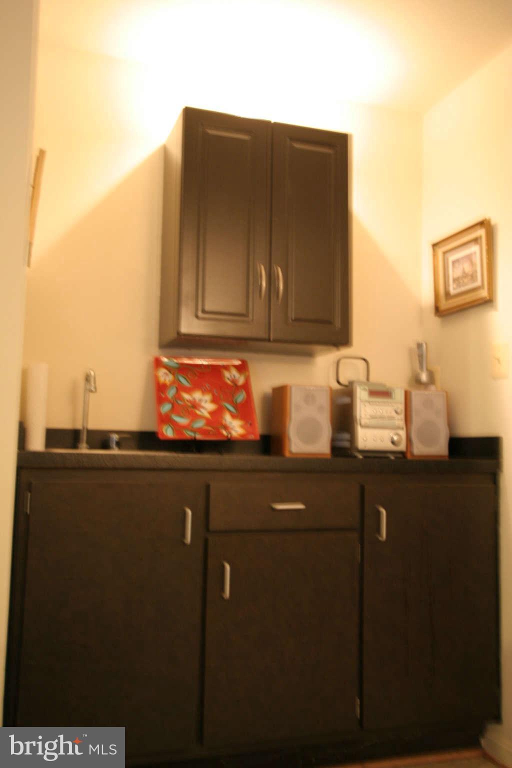 9015 O'Keith Court Springfield, VA 22152 - Photo 26 of 29 bar area