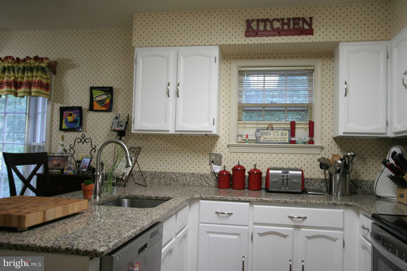 9015 O'Keith Court Springfield, VA 22152 - Photo 8 of 29 Kitchen