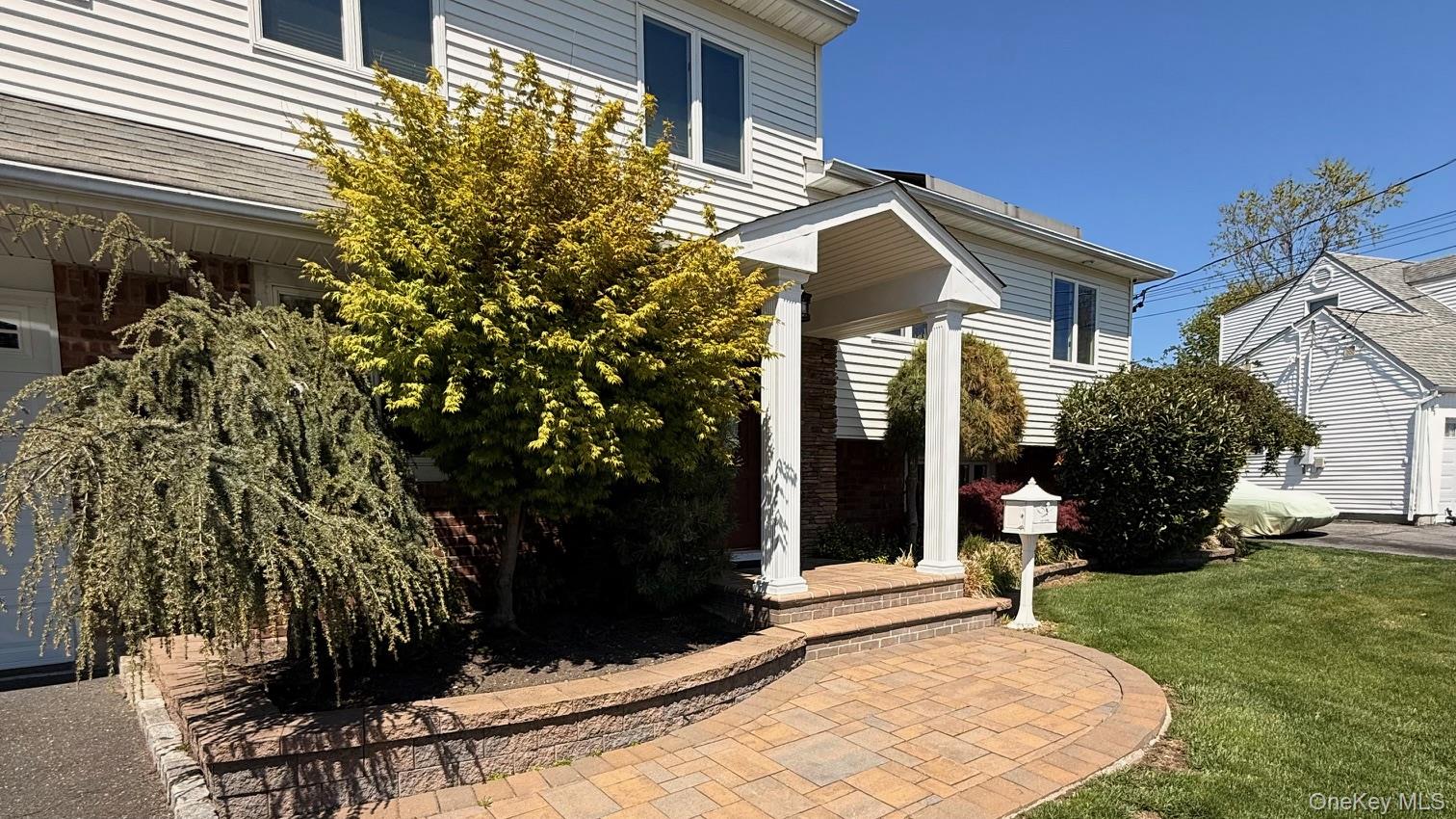 345 O'Connor Road North Babylon, NY 11703 - Photo 15 of 47 a front view of a house