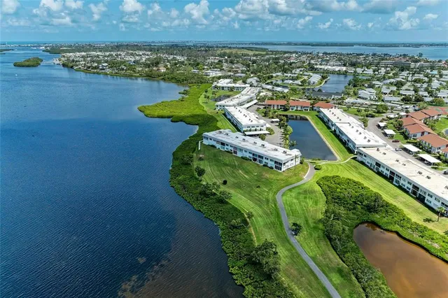 $397,900 | 4736 Independence Drive, Unit 4736, Bradenton, FL 34210