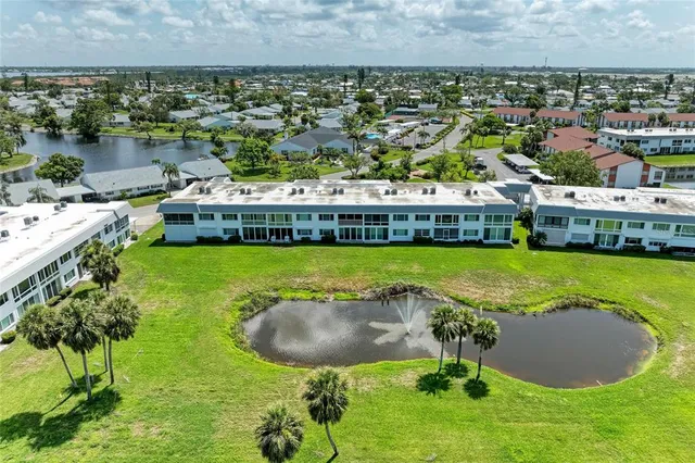 $397,900 | 4736 Independence Drive, Unit 4736, Bradenton, FL 34210