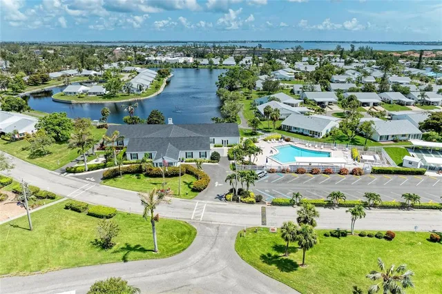 $397,900 | 4736 Independence Drive, Unit 4736, Bradenton, FL 34210