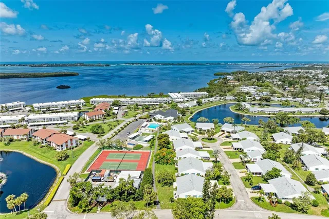 $397,900 | 4736 Independence Drive, Unit 4736, Bradenton, FL 34210