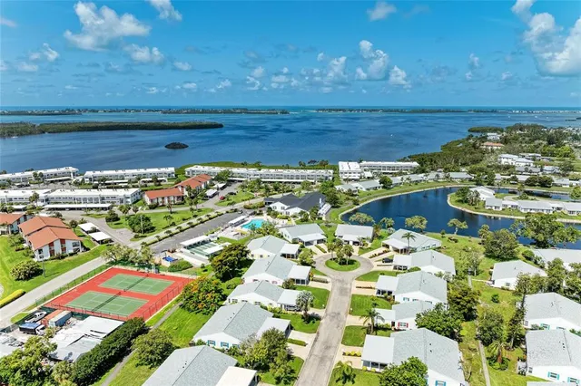 $397,900 | 4736 Independence Drive, Unit 4736, Bradenton, FL 34210