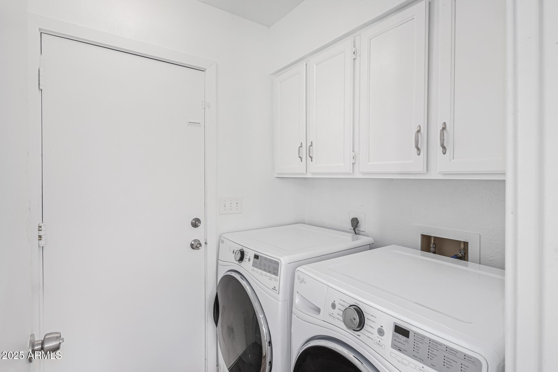 14034 North 60th Street Scottsdale, AZ 85254 - Photo 31 of 44 a utility room with dryer and washer