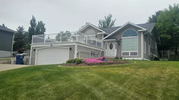 $489,900 | 309 29th Avenue Northeast, Great Falls, MT 59404