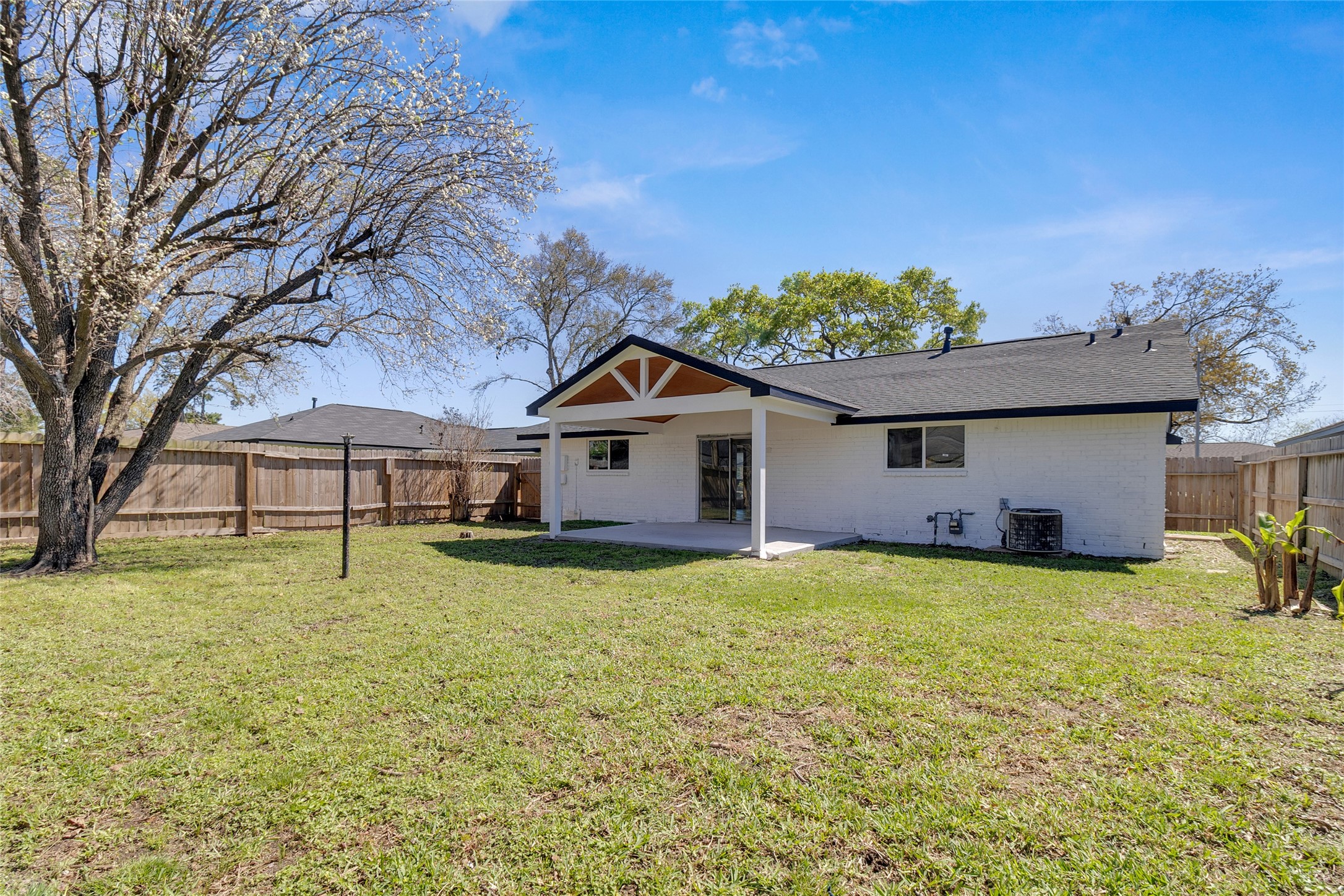 7622 Williams Street Houston, TX 77040 - Photo 35 of 42 a house view with a outdoor space