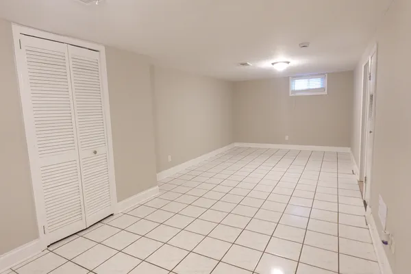 $2,195 | 2401 Huron Terrace, Waukegan, IL 60087