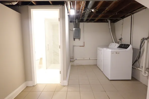 $2,195 | 2401 Huron Terrace, Waukegan, IL 60087