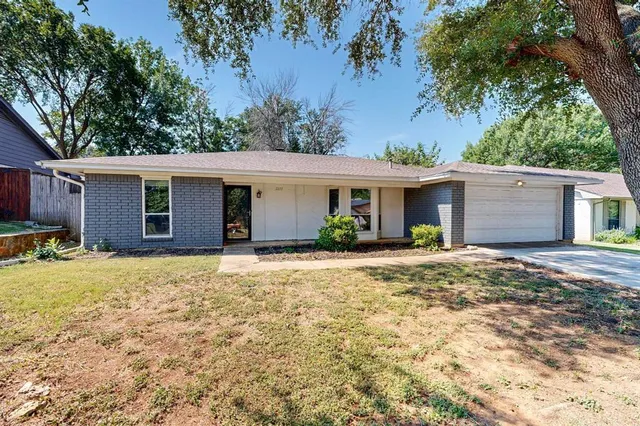$350,000 | 2211 Sierra Drive, Grapevine, TX 76051