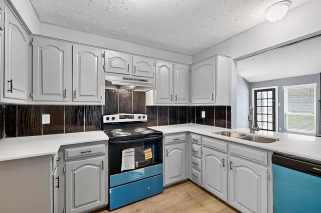 $350,000 | 2211 Sierra Drive, Grapevine, TX 76051