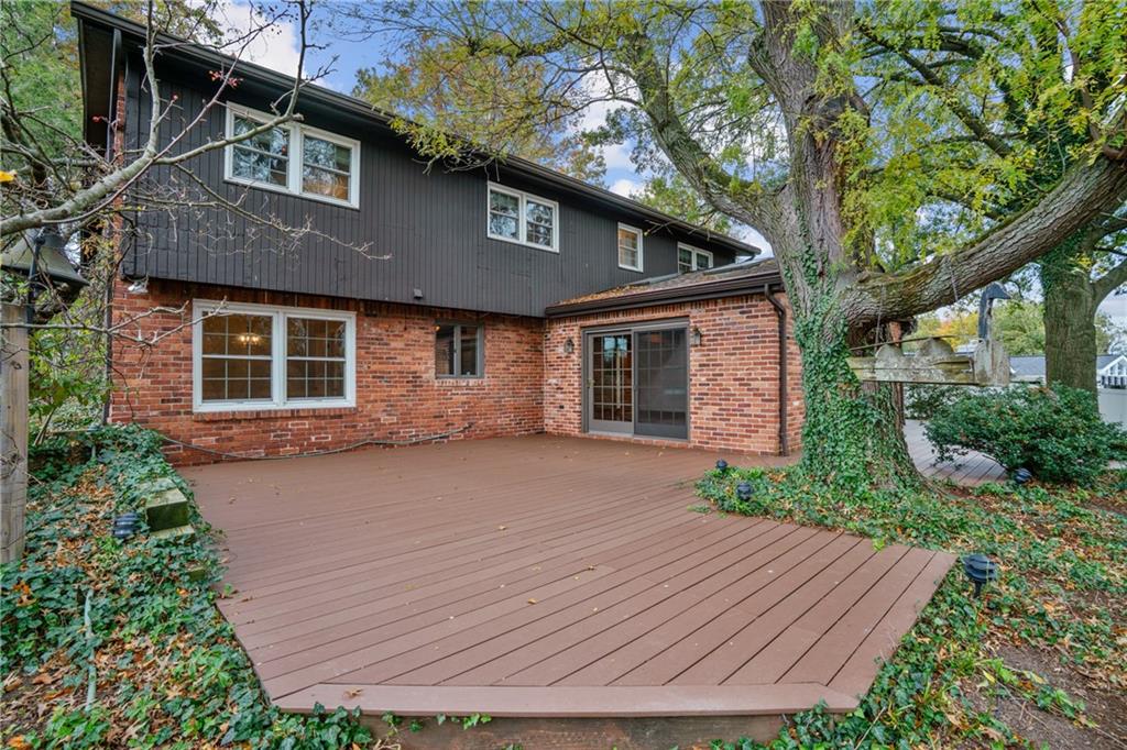 126 Rockingham Lane Canonsburg, PA 15317 - Photo 28 of 44 a front view of a house with garden