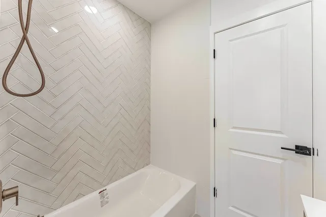 $419,900 | 2630 North Austin Avenue, Chicago, IL 60639