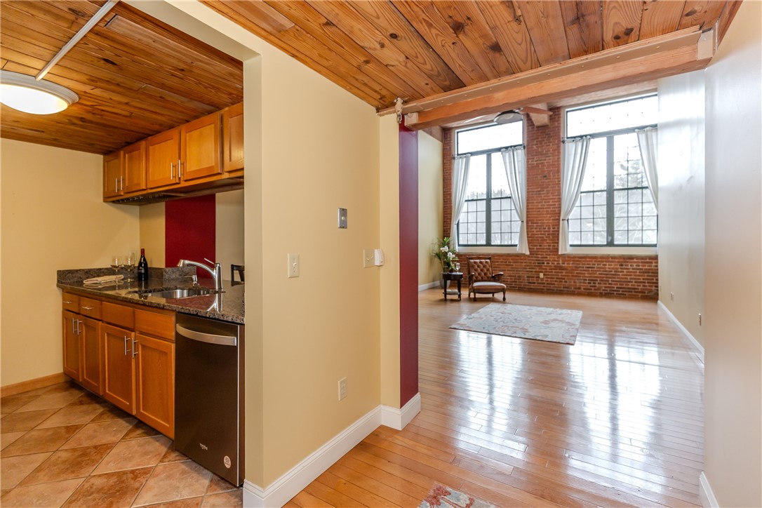 15 Higgins Street, Unit 311 Smithfield, RI 02917 - Photo 7 of 42