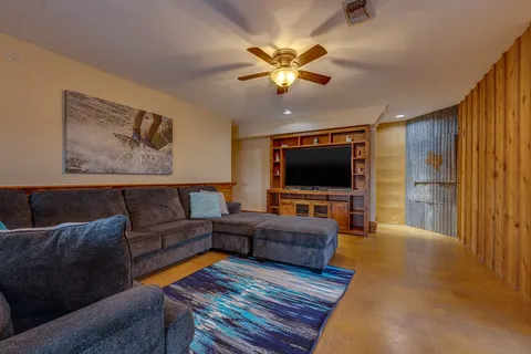 $1,495,000 | 21008 West Lakeshore Drive, Spicewood, TX 78669
