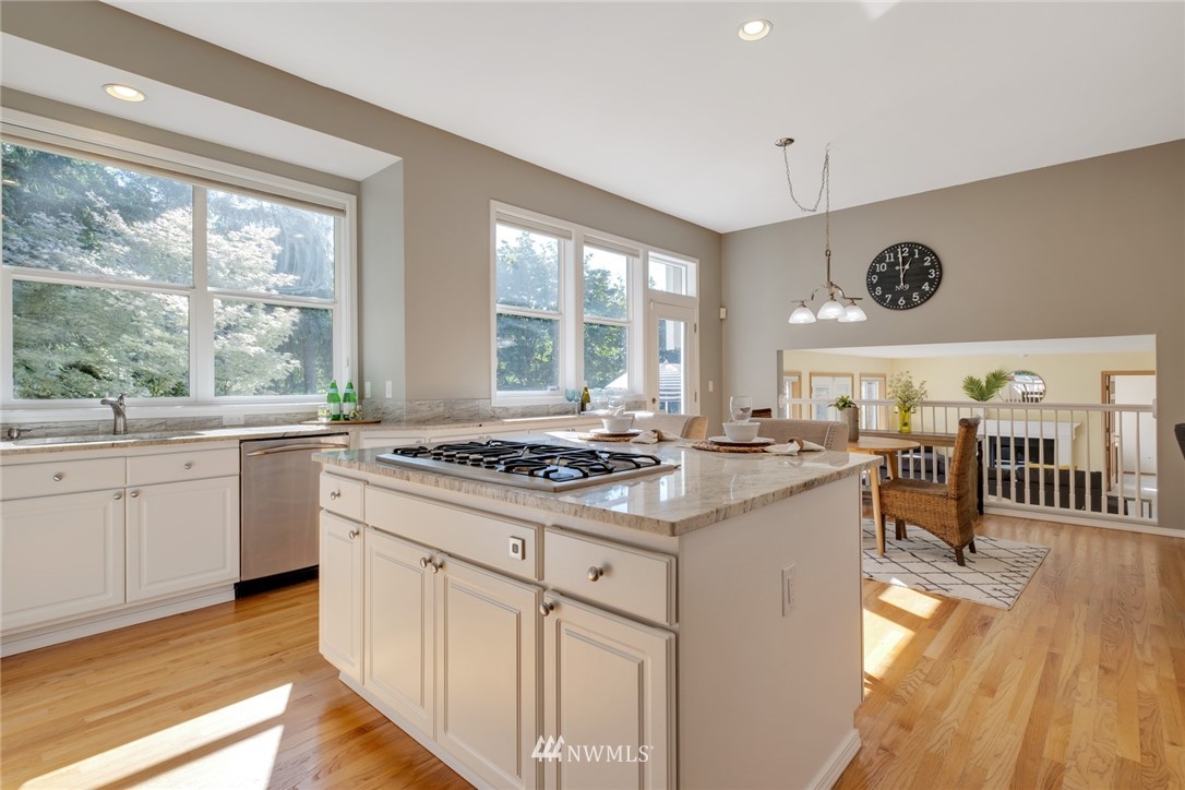 3209 Northeast 26th Court Renton, WA 98056 - Photo 12 of 40 Gallery Image 12