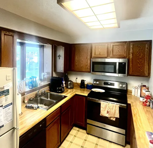 $199,000 | 7481 Highway 37, Baldwin, MI 49304