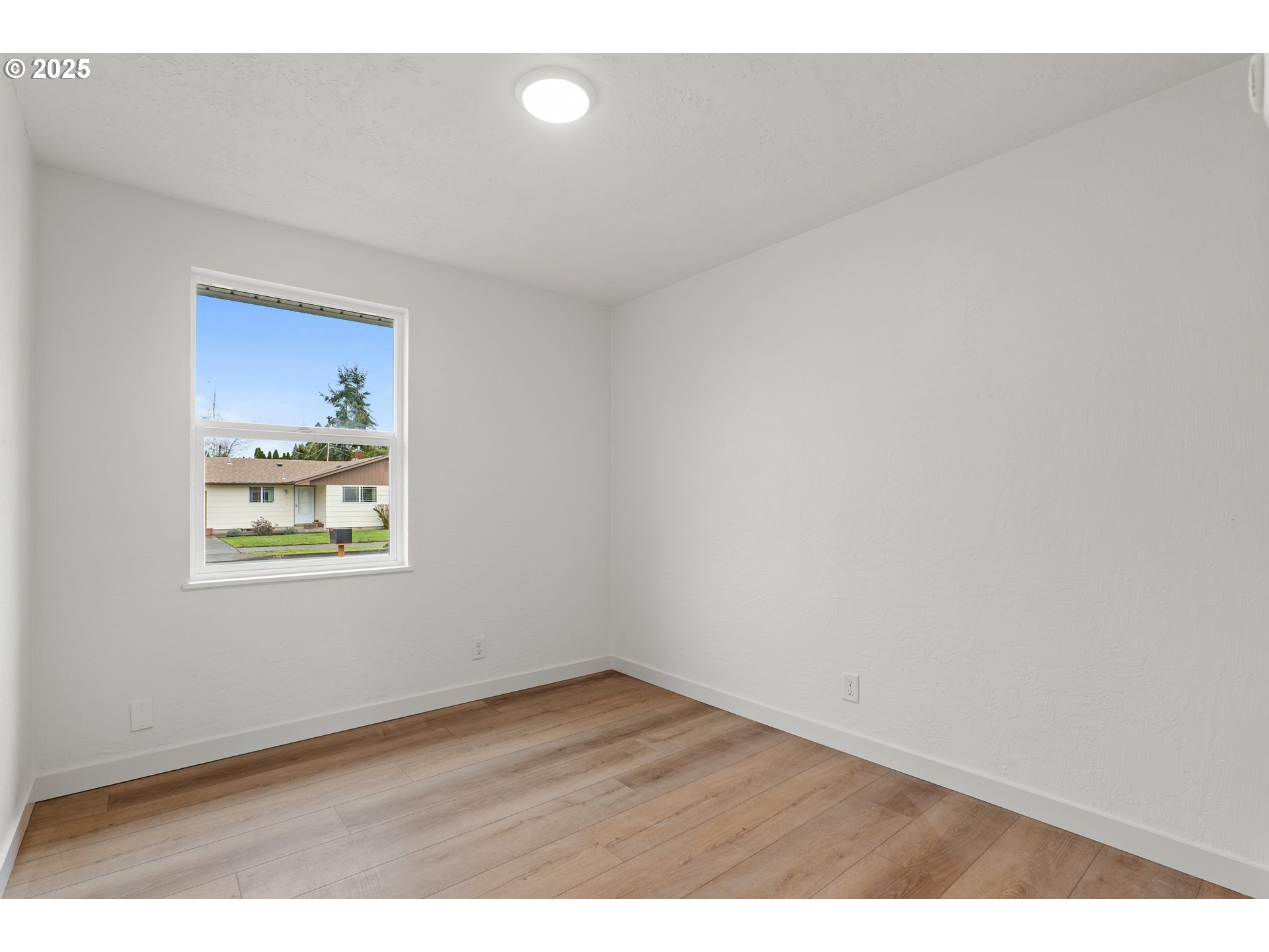 1024 56th Street Springfield, OR 97478 - Photo 15 of 32