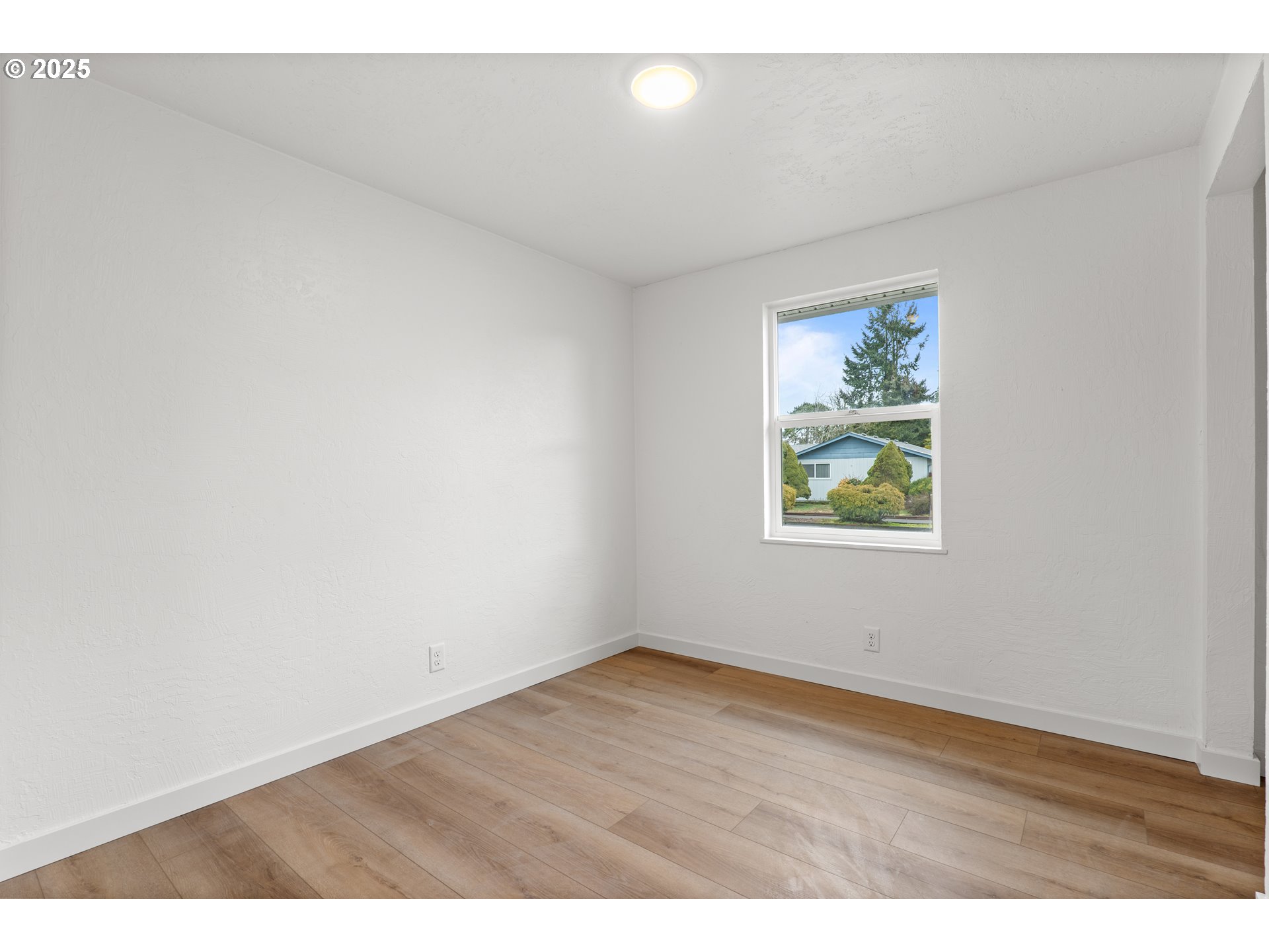 1024 56th Street Springfield, OR 97478 - Photo 16 of 32