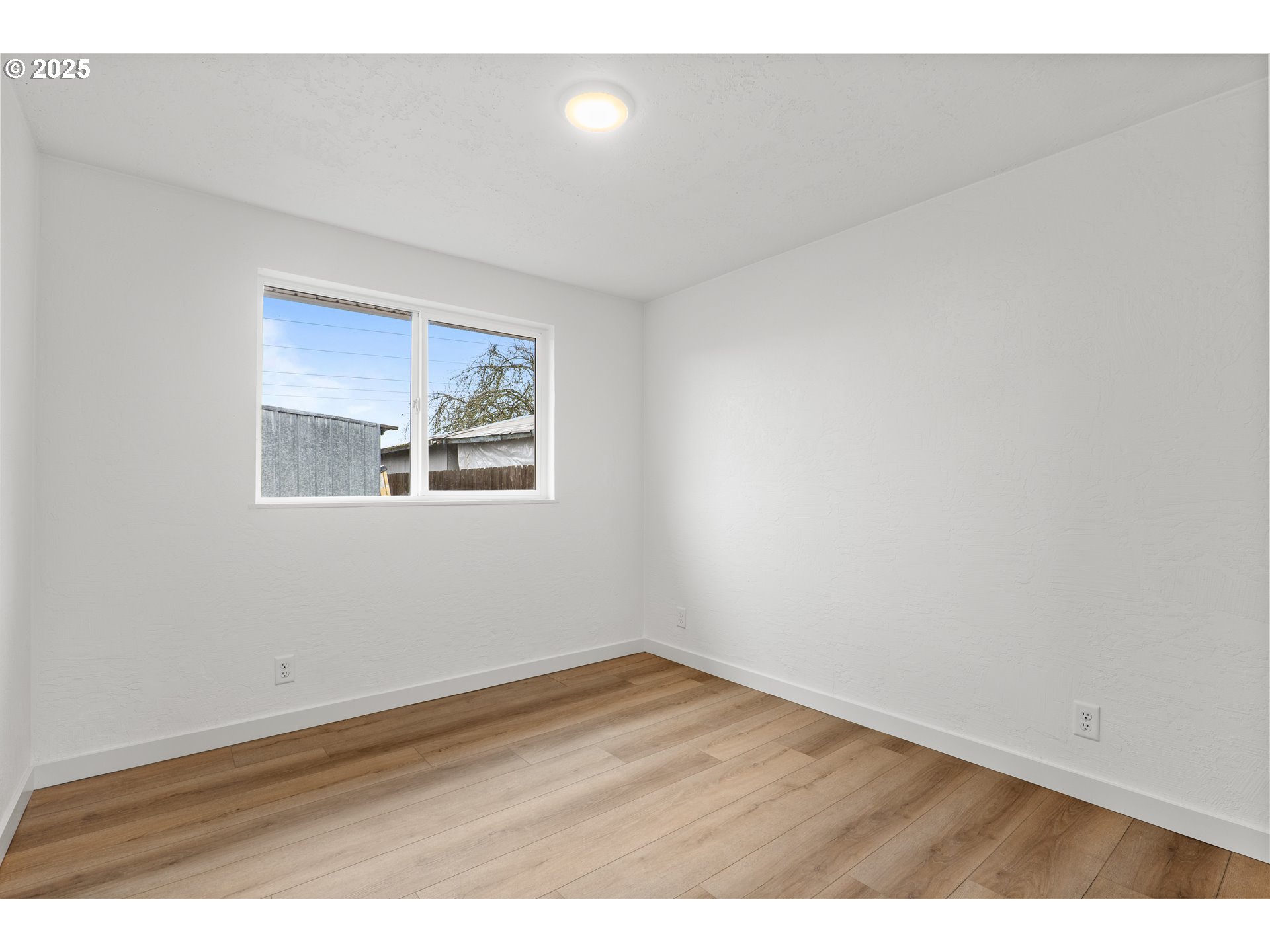 1024 56th Street Springfield, OR 97478 - Photo 18 of 32
