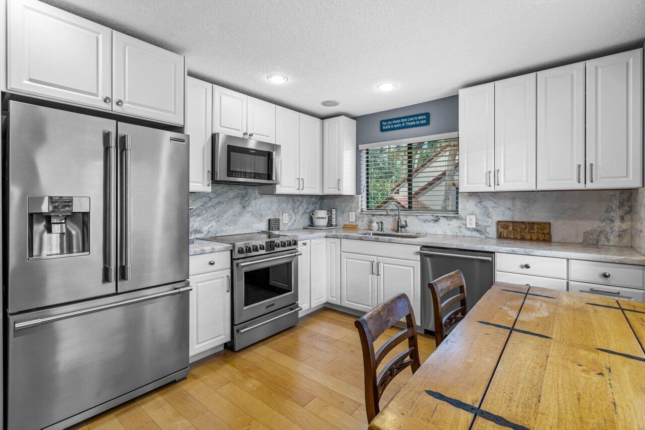 5600 Coach House Circle, Unit H Boca Raton, FL 33486 - Photo 12 of 26 KITCHEN