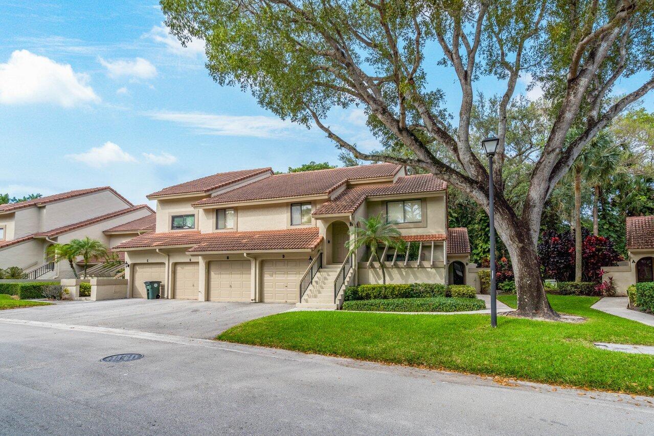 5600 Coach House Circle, Unit H Boca Raton, FL 33486 - Photo 2 of 26 002-5600CoachHouseCircle-UnitH-BocaRaton