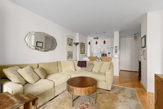 $4,800 | 401 East 84th Street, Unit 10D | Upper East Side
