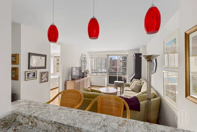 $4,800 | 401 East 84th Street, Unit 10D | Upper East Side
