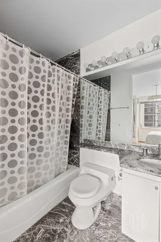 $4,800 | 401 East 84th Street, Unit 10D | Upper East Side