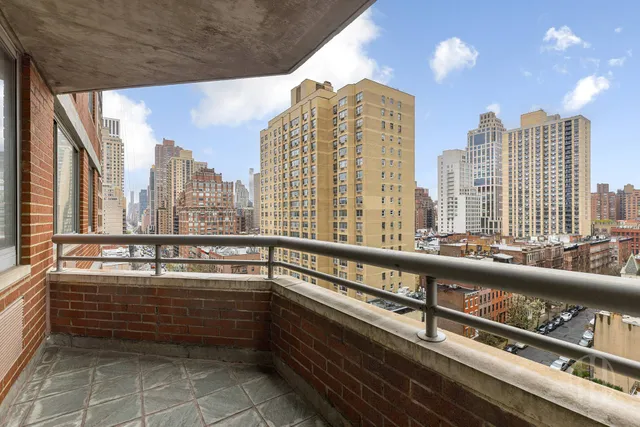 $4,800 | 401 East 84th Street, Unit 10D | Upper East Side