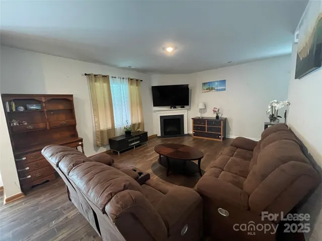 $2,200 | 716 Larmore Avenue, Charlotte, NC 28216