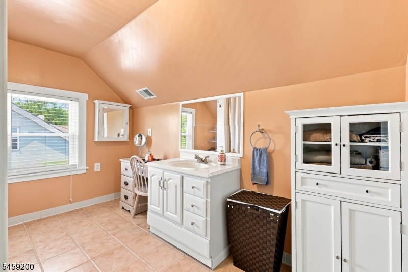 833 Livingston Road Elizabeth, NJ 07208 - Photo 22 of 39 Gallery Image 22