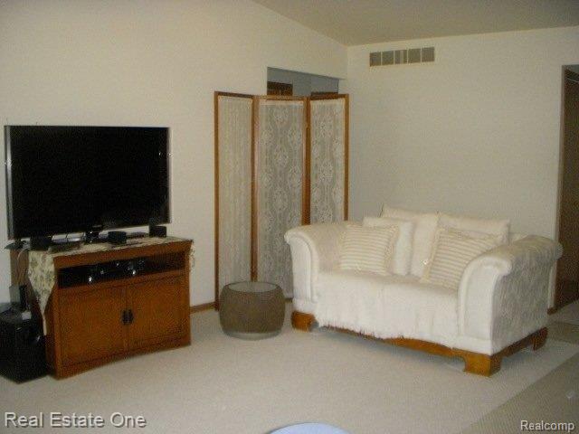 2418 Oakcrest Road Sterling Heights, MI 48310 - Photo 9 of 17 Oakcrest 017.jpg