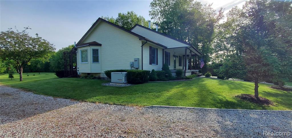 5520 Lowe Road Fowlerville, MI 48836 - Photo 8 of 86
