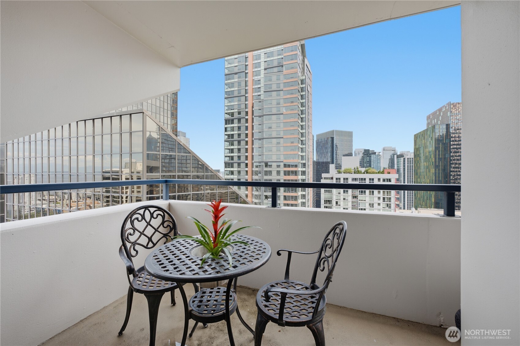 2100 3rd Avenue, Unit 2604 Seattle, WA 98121 - Photo 12 of 27