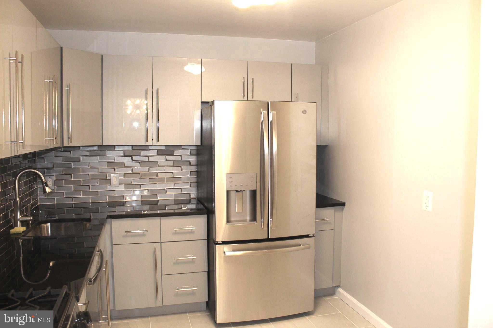 5101 River Road, Unit 1815 Bethesda, MD 20816 - Photo 8 of 35 Kitchen