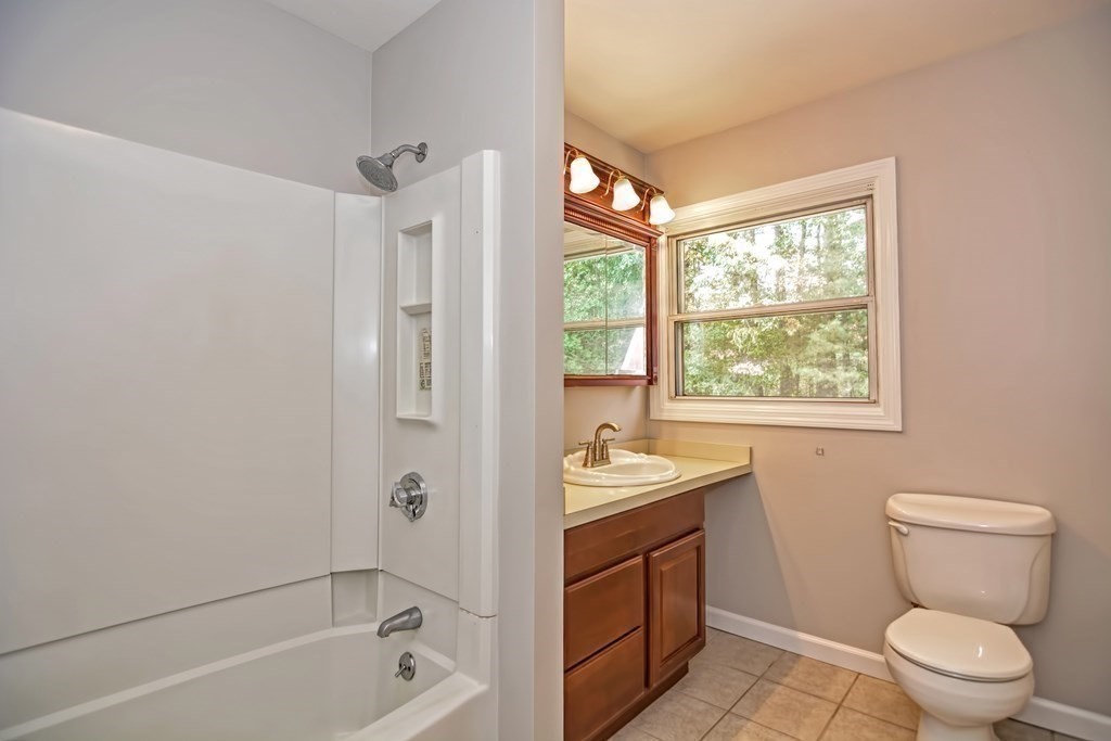 216 Bolton Station Road Lancaster, MA 01523 - Photo 11 of 29 Gallery Image 11