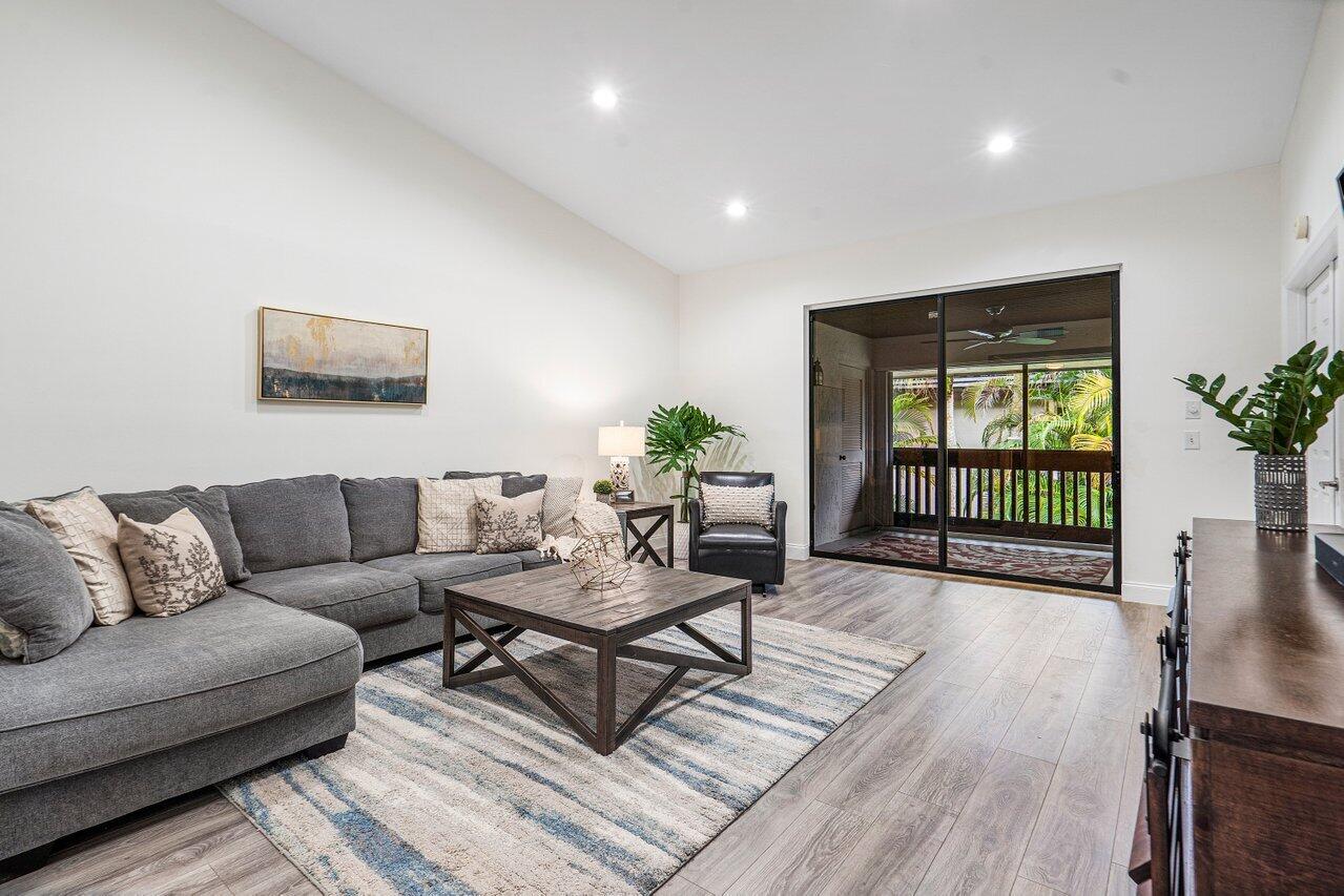 9240 Sable Ridge Circle, Unit D Boca Raton, FL 33428 - Photo 8 of 19 008-9240SableRidgeCircle-BocaRaton-FL-33