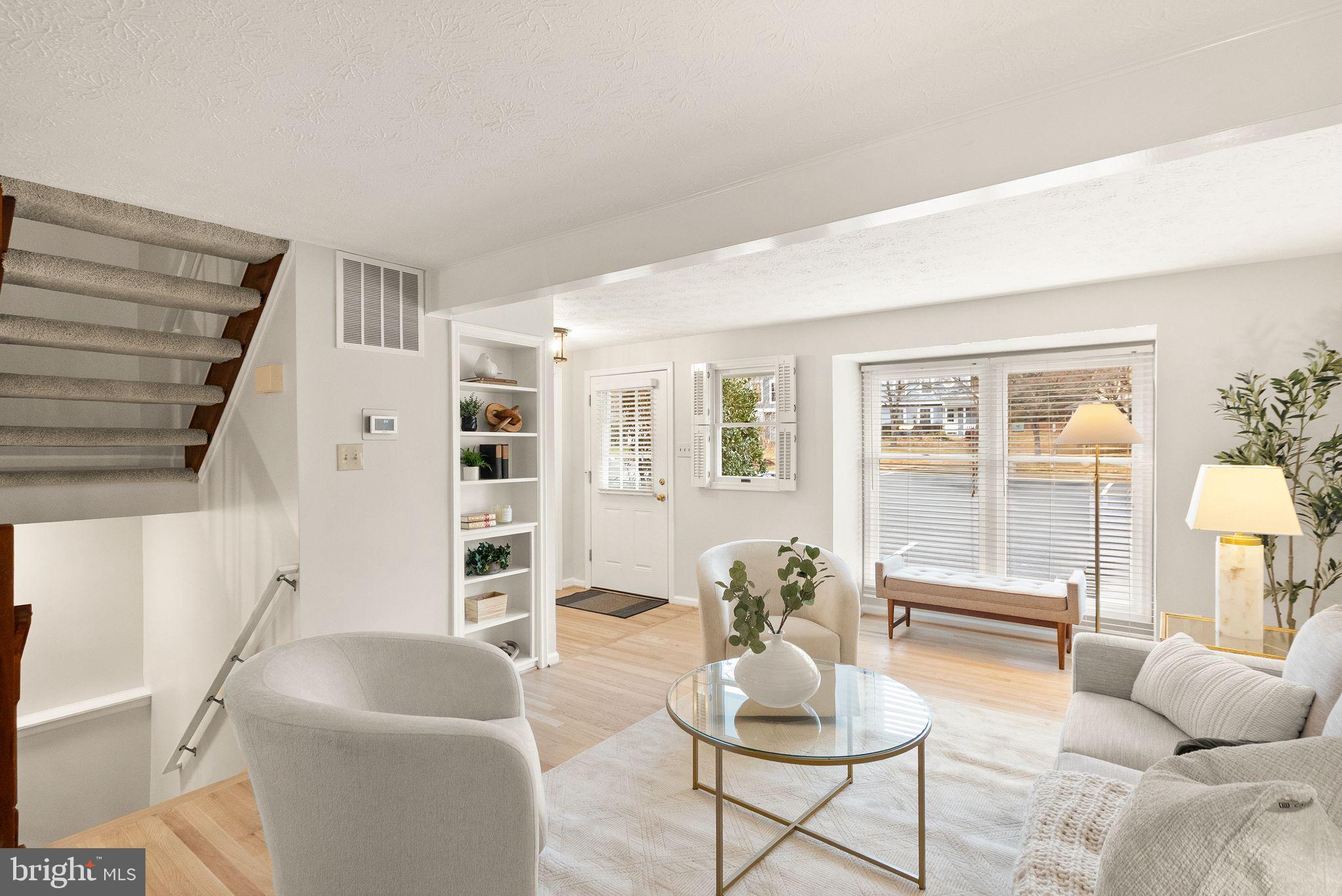 1548 Poplar Grove Drive Reston, VA 20194 - Photo 11 of 55 Light and bright