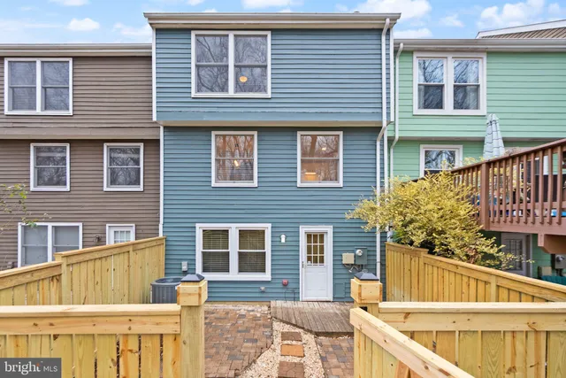 $585,000 | 1548 Poplar Grove Drive, Reston, VA 20194