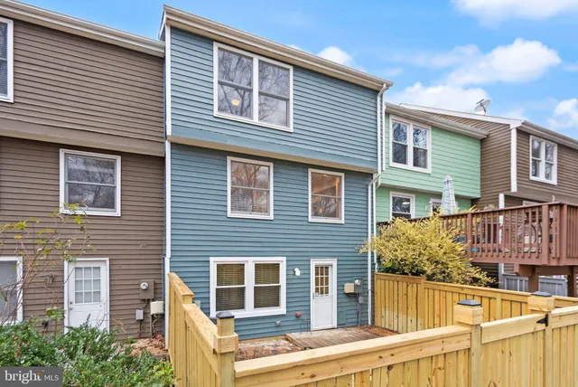 $585,000 | 1548 Poplar Grove Drive, Reston, VA 20194
