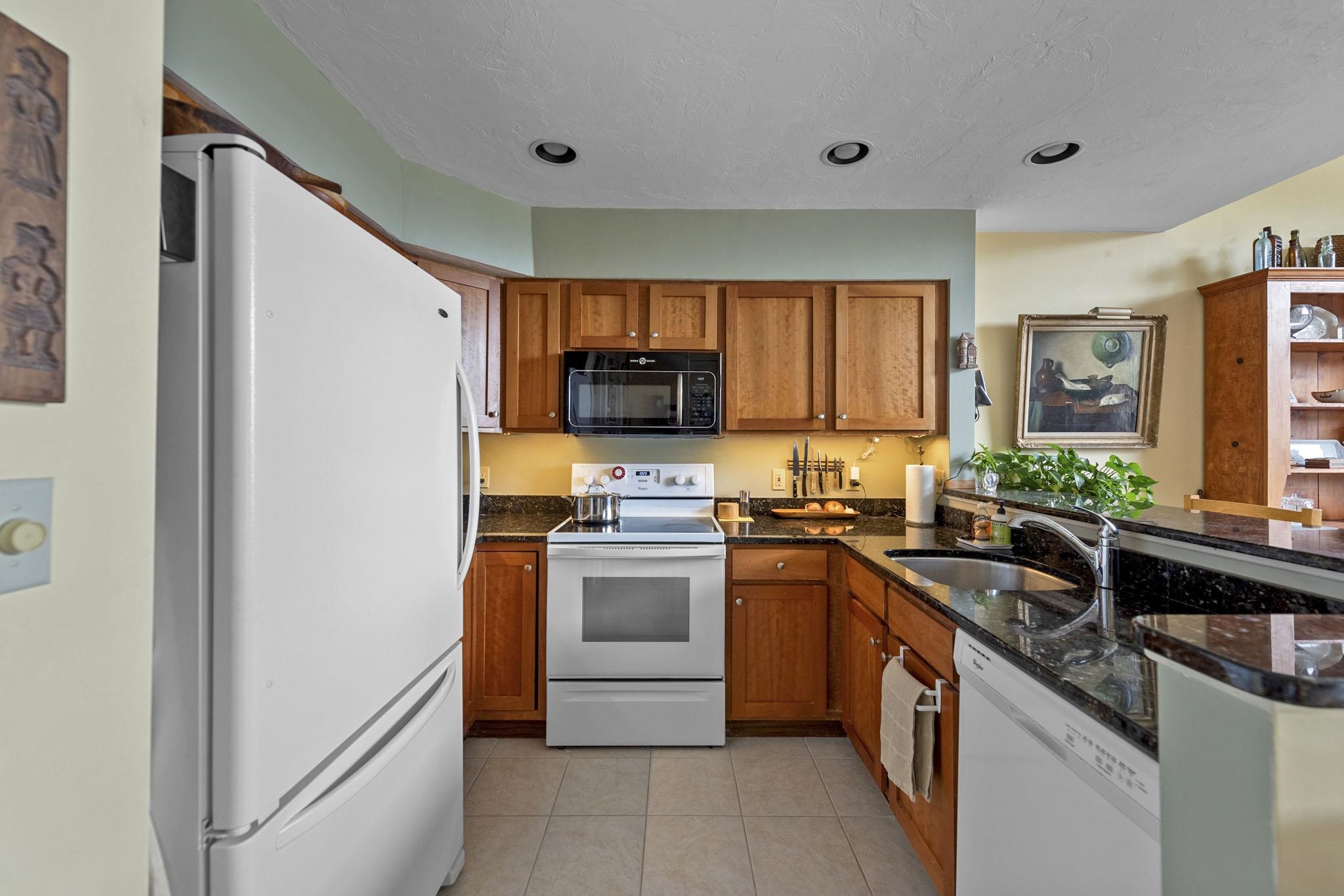 15 Village Road, Unit 16 Campton, NH 03223 - Photo 4 of 33