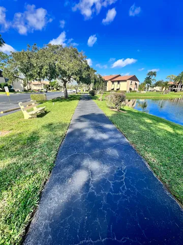 $1,700 | 231 Pine High Occupancy Vehicle Circle, Unit A1, Greenacres, FL 33463