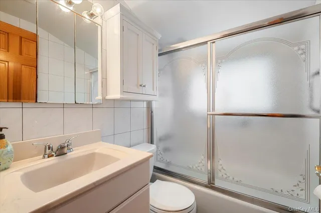 $799,999 | 186 11th Street, Bethpage, NY 11714