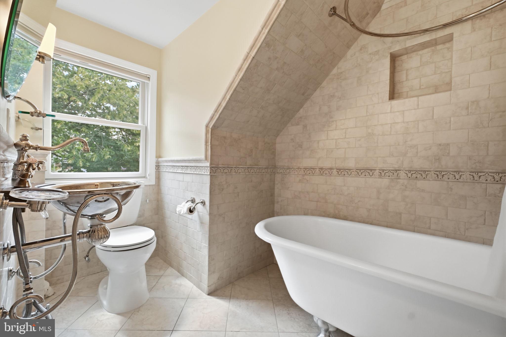 824 South Courthouse Road Arlington, VA 22204 - Photo 49 of 70 Bathroom 3