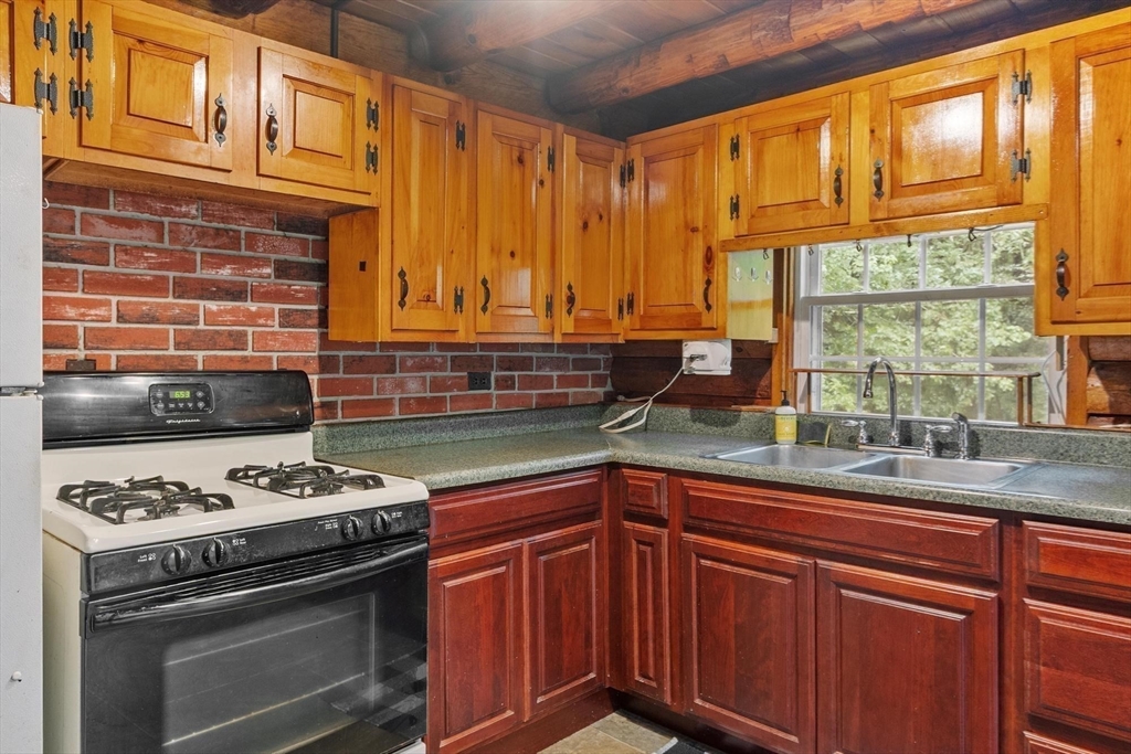 300 Lockes Village Road Wendell, MA 01379 - Photo 11 of 39 Gallery Image 11