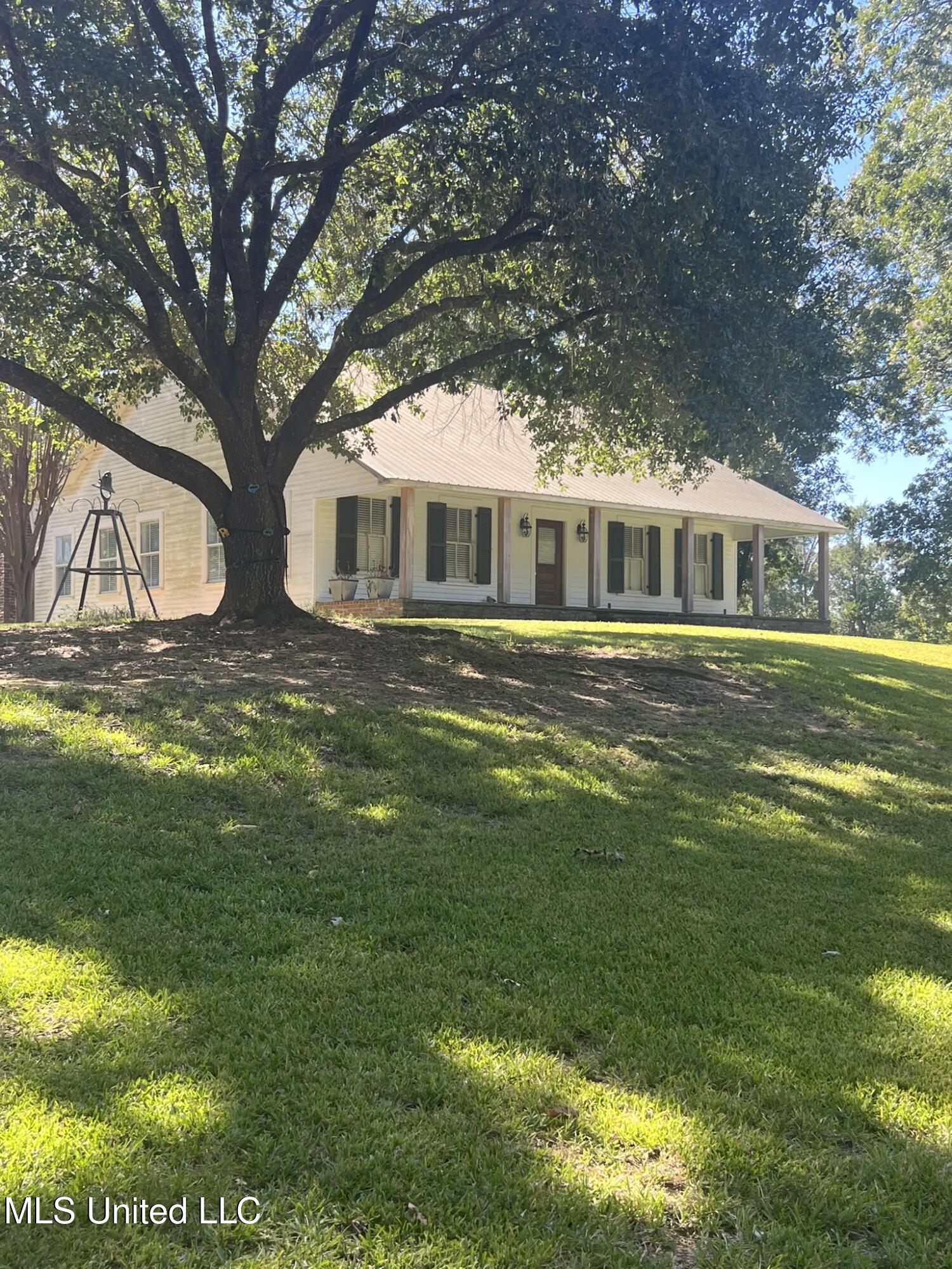 94 Foster Mound Road Natchez, MS 39120 - Photo 3 of 16 IMG_5346