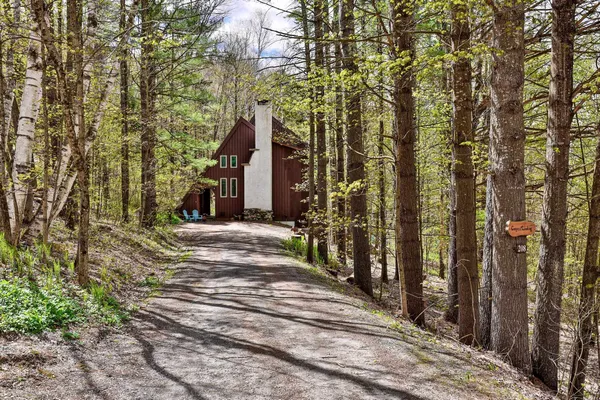 $525,000 | 208 Great Hawk Road, Rochester, VT 05767