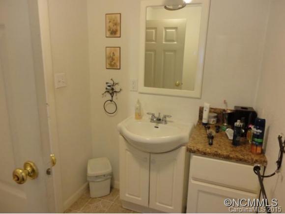 941 Bee Tree Road Swannanoa, NC 28778 - Photo 10 of 18 Gallery Image 10
